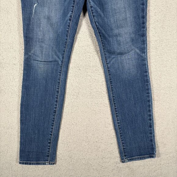 Old Navy Curvy Mid Rise Jeans Women’s Size 6 Medium Wash Distressed Whiskers - Picture 4 of 12